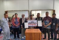 Penandatanganan kerja sama pemasaran produk hutan antara KUPS dengan PHRI dan kucuran kredit Bank Lampung. (Foto:ist)