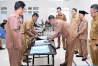 Penandatanganan pakta integritas dan sosialisasi program Lamsel Betik untuk penguatan pengawasan.(Foto: ist)