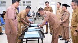 Penandatanganan pakta integritas dan sosialisasi program Lamsel Betik untuk penguatan pengawasan.(Foto: ist)