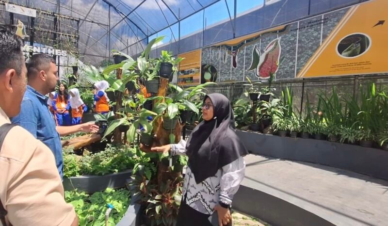 Alawiyah, Kepala Kebun Raya Itera, terpilih menjadi wakil tunggal Indonesia dalam pelatihan manajemen internasional di Shanghai.(foto: dok. Itera)
