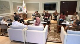 Pertemuan Menteri PANRB Rini Widyantini dengan Menteri Kehutanan Raja Juli Antoni. (Foto: ist)