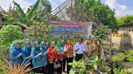 Ketua Umum IKWT Kabupaten Lampung Tengah, Ni Ketut Dewi Nadi Komang Koheri, turun langsung memimpin jalannya koordinasi. (Foto: ist)