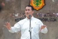 Menteri Pertanian (Mentan) Andi Amran Sulaiman membakar semangat generasi muda untuk terjun ke sawah. (foto: ist)