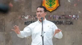 Menteri Pertanian (Mentan) Andi Amran Sulaiman membakar semangat generasi muda untuk terjun ke sawah. (foto: ist)