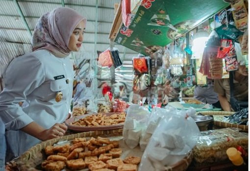 Sidak gabungan TPID dan BPOM di pasar tradisional serta ritel modern untuk stabilitas harga dan uji keamanan pangan. (foto:ist)