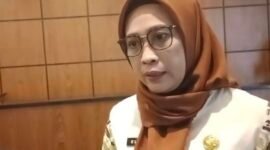 Elvira Umihanni menjelaskan kesempatan pada Kementerian Pertanian yang membuka pendaftaran Young Farm Leader Training in Japan (PYFLTJ) untuk mencetak petani muda mandiri.(foto: ist)