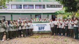 Segenap Penyuluh Pertanian Lapangan (PPL) Kabupaten Tanggamus dan Penyuluh Provinsi Lampung serta tim BRMP. (Foto: Penyuluh Provinsi Lampung