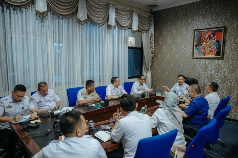Rapat persiapan pelantikan Apdesi (Asosiasi Pemerintahan Desa Seluruh Indonesia) Provinsi Lampung.(foto: ist)
