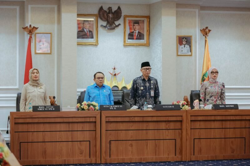 Gubernur Lampung, Rahmat Mirzani Djausal, menerima kunjungan kerja Komisi VII DPR RI di Ruang Rapat Utama, Kamis (23 April 2026).(Foto: ist)