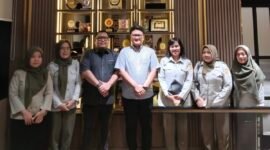 Ahmad Giri Akbar, Ketua DPRD Lampung (tengah) bersama PPL Provinsi Lampung. (Foto: Kitani)