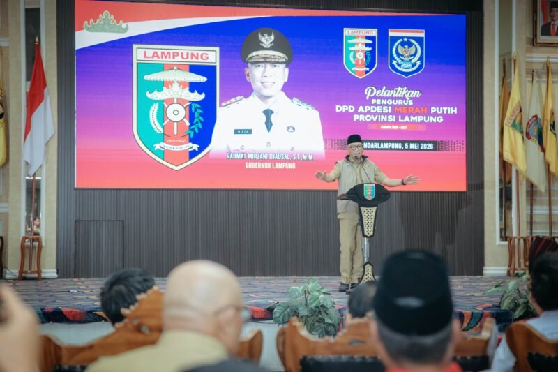 Gubernur Lampung, Rahmat Mirzani Djausal saat pelantikan pengurus Apdesi Merah Putih Lampung. (Foto: ist) 